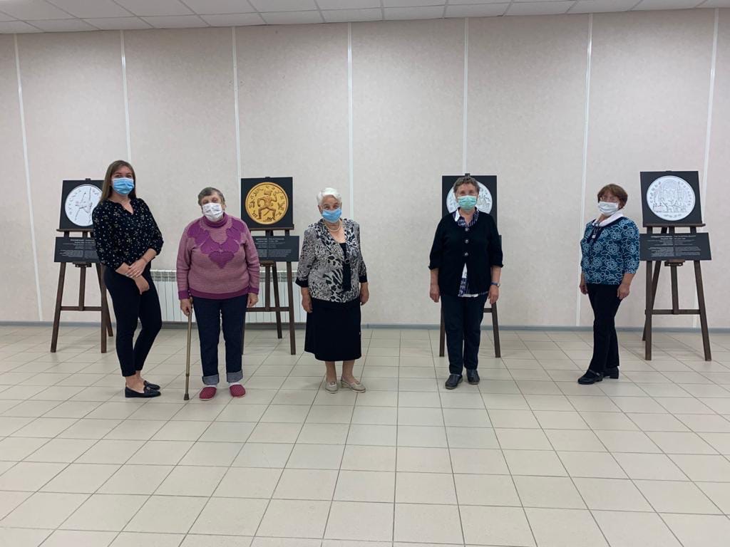 В Комплексном центре продолжает работать выставка «Магия театра»