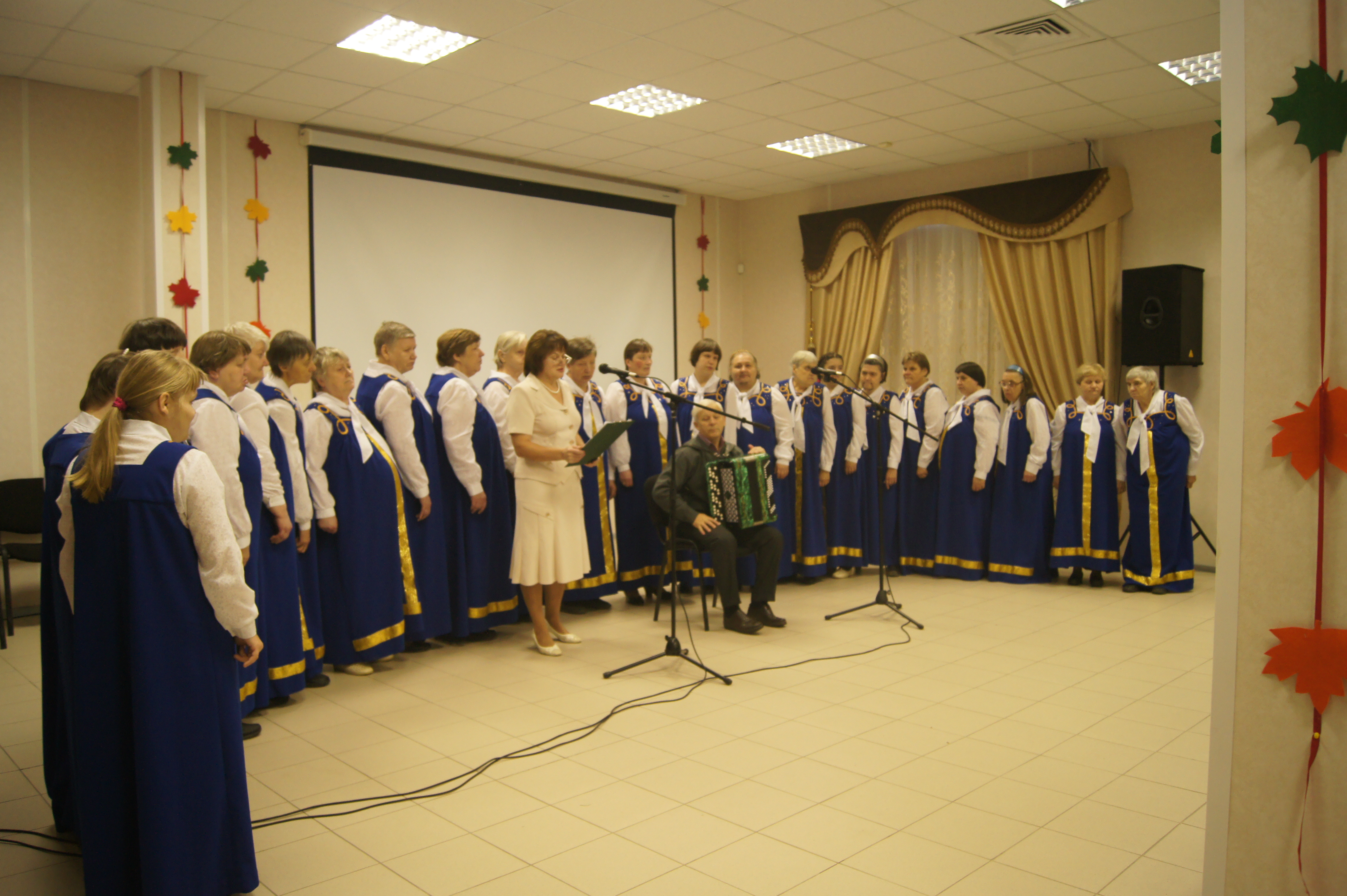 В доме ветеранов прошли праздничные мероприятия, посвященные празднованию Дня народного единства