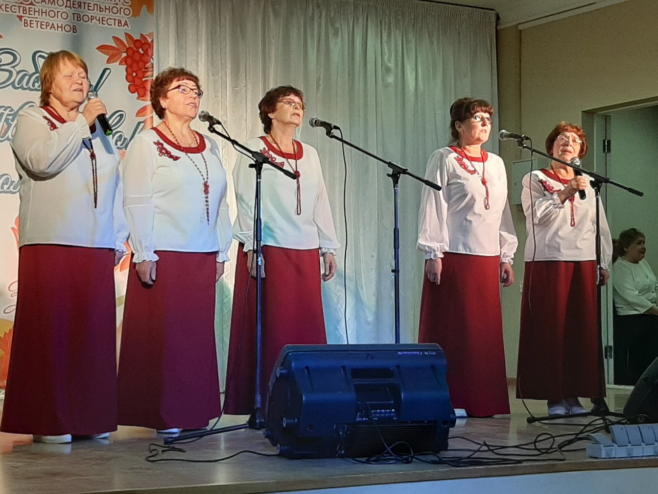 «Серебряные» волонтеры Комплексного центра приняли участие в фестивале «Забота! Творчество! Долголетие!»